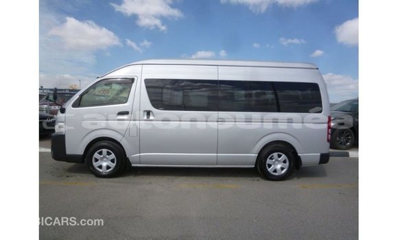 Acheter Import Voiture Toyota Hiace Autre à Import - Dubai, Iles Acheter Import Voiture Toyota Hiace Autre à Import - Dubai, Iles