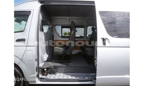 Acheter Import Voiture Toyota Hiace Autre à Import - Dubai, Iles Acheter Import Voiture Toyota Hiace Autre à Import - Dubai, Iles