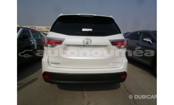 Acheter Import Voiture Toyota Kluger Blanc à Import - Dubai, Iles Acheter Import Voiture Toyota Kluger Blanc à Import - Dubai, Iles