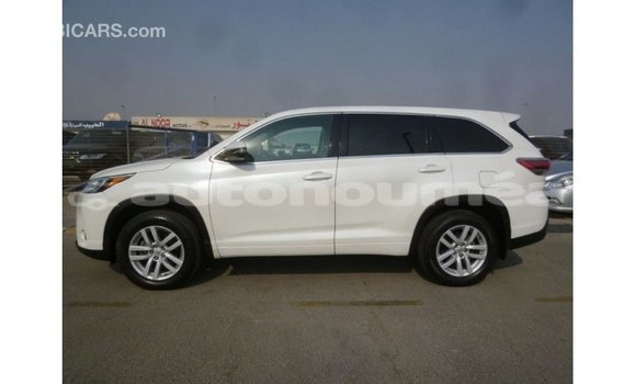 Acheter Import Voiture Toyota Kluger Blanc à Import - Dubai, Iles Acheter Import Voiture Toyota Kluger Blanc à Import - Dubai, Iles
