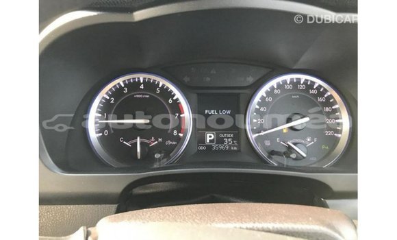 Acheter Import Voiture Toyota Kluger Blanc à Import - Dubai, Iles Acheter Import Voiture Toyota Kluger Blanc à Import - Dubai, Iles