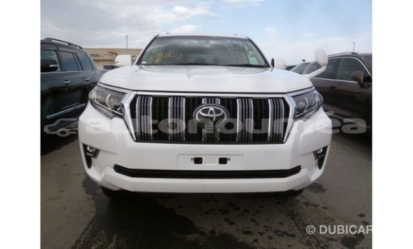 Acheter Import Voiture Toyota Prado Blanc à Import - Dubai, Iles Acheter Import Voiture Toyota Prado Blanc à Import - Dubai, Iles
