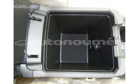 Acheter Import Voiture Toyota Prado Blanc à Import - Dubai, Iles Acheter Import Voiture Toyota Prado Blanc à Import - Dubai, Iles