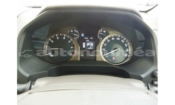 Acheter Import Voiture Toyota Prado Blanc à Import - Dubai, Iles Acheter Import Voiture Toyota Prado Blanc à Import - Dubai, Iles