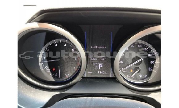 Acheter Import Voiture Toyota Prado Blanc à Import - Dubai, Iles Acheter Import Voiture Toyota Prado Blanc à Import - Dubai, Iles