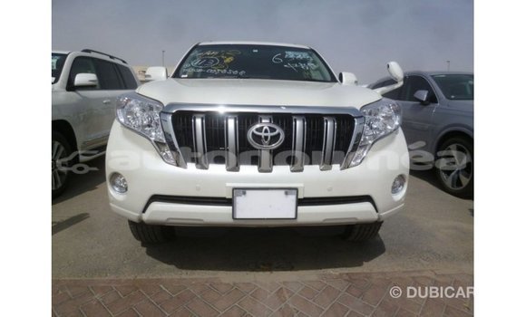 Acheter Import Voiture Toyota Prado Blanc à Import - Dubai, Iles Acheter Import Voiture Toyota Prado Blanc à Import - Dubai, Iles