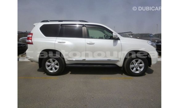 Acheter Import Voiture Toyota Prado Blanc à Import - Dubai, Iles Acheter Import Voiture Toyota Prado Blanc à Import - Dubai, Iles