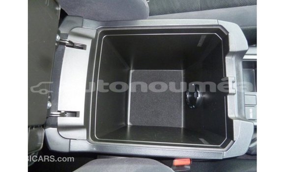 Acheter Import Voiture Toyota Prado Blanc à Import - Dubai, Iles Acheter Import Voiture Toyota Prado Blanc à Import - Dubai, Iles