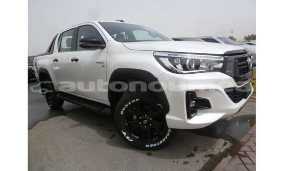 Acheter Import Voiture Toyota Hilux Blanc à Import - Dubai, Iles Acheter Import Voiture Toyota Hilux Blanc à Import - Dubai, Iles
