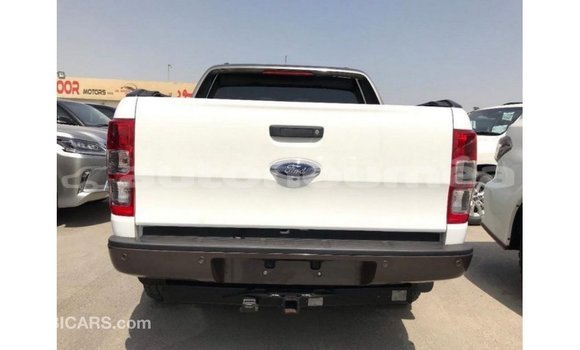 Acheter Import Voiture Ford Ranger Blanc à Import - Dubai, Iles Acheter Import Voiture Ford Ranger Blanc à Import - Dubai, Iles