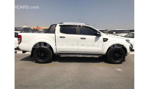 Acheter Import Voiture Ford Ranger Blanc à Import - Dubai, Iles Acheter Import Voiture Ford Ranger Blanc à Import - Dubai, Iles