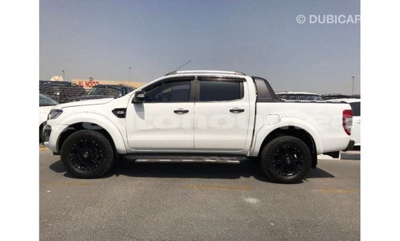 Acheter Import Voiture Ford Ranger Blanc à Import - Dubai, Iles Acheter Import Voiture Ford Ranger Blanc à Import - Dubai, Iles