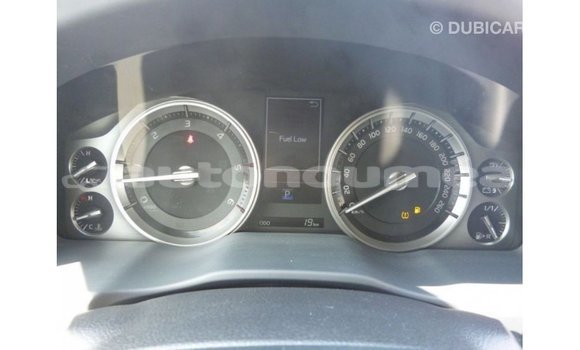 Acheter Import Voiture Toyota Land Cruiser Blanc à Import - Dubai, Iles Acheter Import Voiture Toyota Land Cruiser Blanc à Import - Dubai, Iles