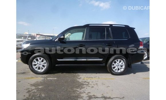 Buy Import Toyota Land Cruiser Black Car in Import - Dubai in Iles Buy Import Toyota Land Cruiser Black Car in Import - Dubai in Iles