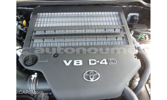Buy Import Toyota Land Cruiser Black Car in Import - Dubai in Iles Buy Import Toyota Land Cruiser Black Car in Import - Dubai in Iles