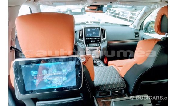 Acheter Import Voiture Toyota Land Cruiser Noir à Import - Dubai, Iles Acheter Import Voiture Toyota Land Cruiser Noir à Import - Dubai, Iles