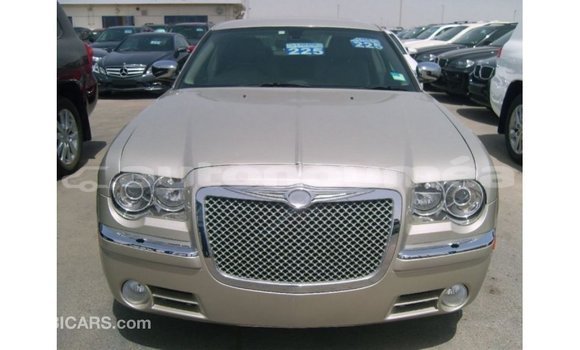 Acheter Import Voiture Chrysler 300 Beige à Import - Dubai, Iles Acheter Import Voiture Chrysler 300 Beige à Import - Dubai, Iles