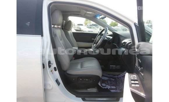 Acheter Import Voiture Lexus RX Blanc à Import - Dubai, Iles Acheter Import Voiture Lexus RX Blanc à Import - Dubai, Iles