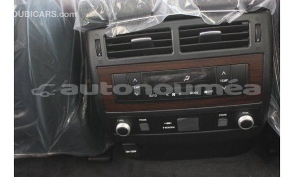 Acheter Import Voiture Toyota Land Cruiser Blanc à Import - Dubai, Iles Acheter Import Voiture Toyota Land Cruiser Blanc à Import - Dubai, Iles