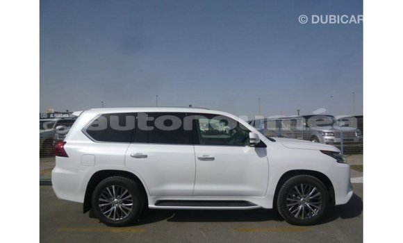 Acheter Import Voiture Lexus LX Blanc à Import - Dubai, Iles Acheter Import Voiture Lexus LX Blanc à Import - Dubai, Iles
