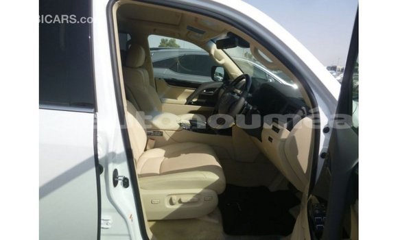 Acheter Import Voiture Lexus LX Blanc à Import - Dubai, Iles Acheter Import Voiture Lexus LX Blanc à Import - Dubai, Iles