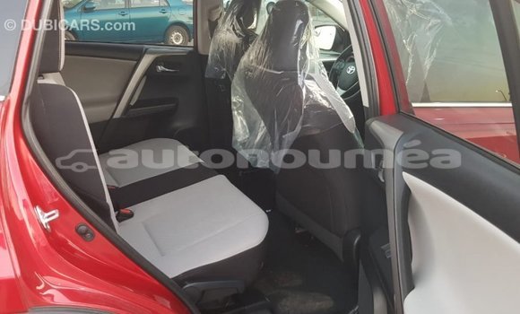 Acheter Import Utilitaire Toyota HiAce Rouge à Import - Dubai, Iles Acheter Import Utilitaire Toyota HiAce Rouge à Import - Dubai, Iles