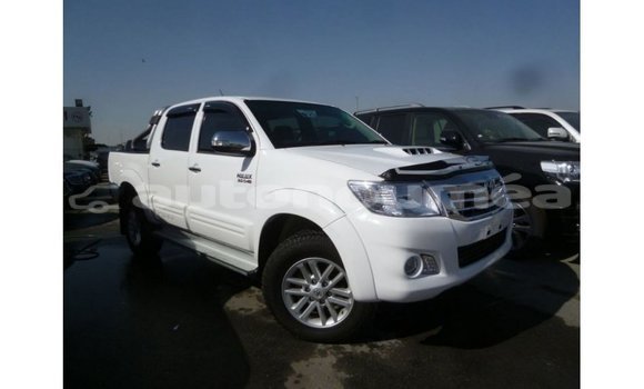 Acheter Import Voiture Toyota Hilux Blanc à Import - Dubai, Iles Acheter Import Voiture Toyota Hilux Blanc à Import - Dubai, Iles