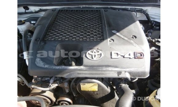 Acheter Import Voiture Toyota Hilux Blanc à Import - Dubai, Iles Acheter Import Voiture Toyota Hilux Blanc à Import - Dubai, Iles