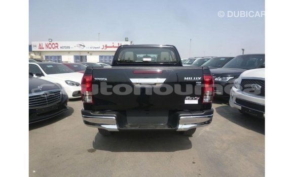 Acheter Import Voiture Toyota Hilux Noir à Import - Dubai, Iles Acheter Import Voiture Toyota Hilux Noir à Import - Dubai, Iles