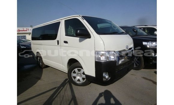 Acheter Import Voiture Toyota Hiace Blanc à Import - Dubai, Iles Acheter Import Voiture Toyota Hiace Blanc à Import - Dubai, Iles