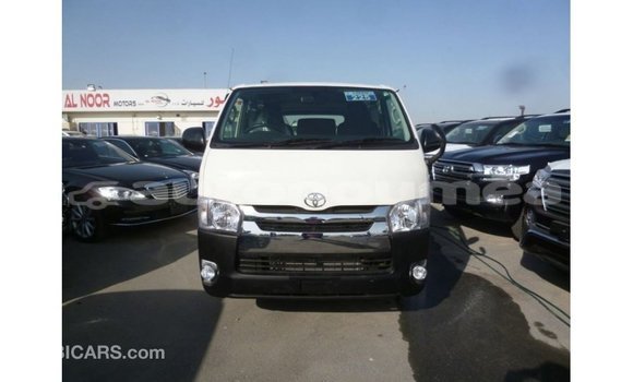 Acheter Import Voiture Toyota Hiace Blanc à Import - Dubai, Iles Acheter Import Voiture Toyota Hiace Blanc à Import - Dubai, Iles