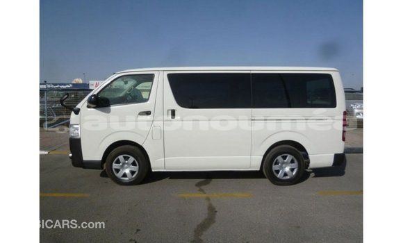 Acheter Import Voiture Toyota Hiace Blanc à Import - Dubai, Iles Acheter Import Voiture Toyota Hiace Blanc à Import - Dubai, Iles