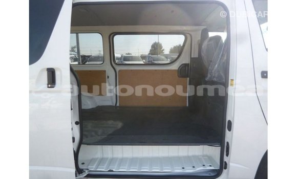 Acheter Import Voiture Toyota Hiace Blanc à Import - Dubai, Iles Acheter Import Voiture Toyota Hiace Blanc à Import - Dubai, Iles