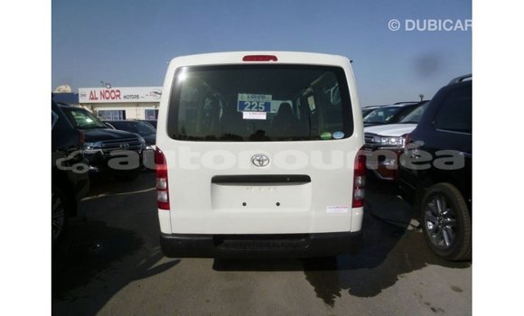 Acheter Import Voiture Toyota Hiace Blanc à Import - Dubai, Iles Acheter Import Voiture Toyota Hiace Blanc à Import - Dubai, Iles