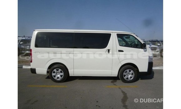 Acheter Import Voiture Toyota Hiace Blanc à Import - Dubai, Iles Acheter Import Voiture Toyota Hiace Blanc à Import - Dubai, Iles