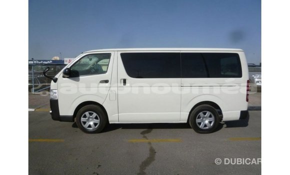 Acheter Import Voiture Toyota Hiace Blanc à Import - Dubai, Iles Acheter Import Voiture Toyota Hiace Blanc à Import - Dubai, Iles