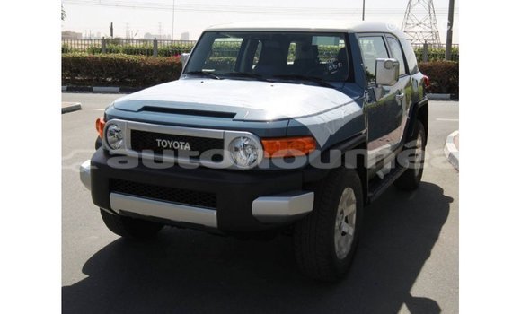 Acheter Import Voiture Toyota FJ Cruiser Bleu à Import - Dubai, Iles Acheter Import Voiture Toyota FJ Cruiser Bleu à Import - Dubai, Iles