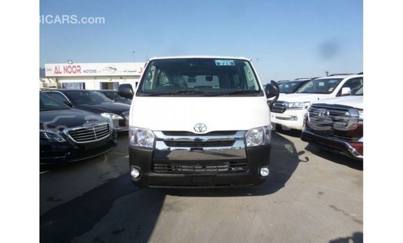 Acheter Import Voiture Toyota Hiace Blanc à Import - Dubai, Iles Acheter Import Voiture Toyota Hiace Blanc à Import - Dubai, Iles