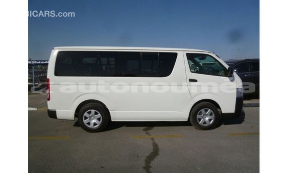 Acheter Import Voiture Toyota Hiace Blanc à Import - Dubai, Iles Acheter Import Voiture Toyota Hiace Blanc à Import - Dubai, Iles