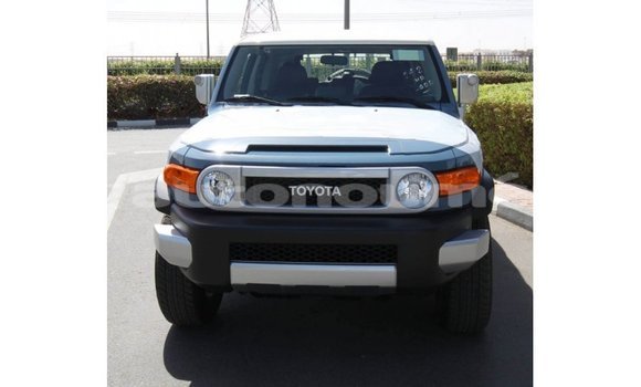 Acheter Import Voiture Toyota FJ Cruiser Bleu à Import - Dubai, Iles Acheter Import Voiture Toyota FJ Cruiser Bleu à Import - Dubai, Iles