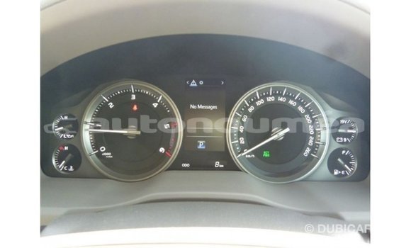 Acheter Import Voiture Toyota Land Cruiser Blanc à Import - Dubai, Iles Acheter Import Voiture Toyota Land Cruiser Blanc à Import - Dubai, Iles