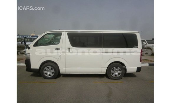 Acheter Import Voiture Toyota Hiace Blanc à Import - Dubai, Iles Acheter Import Voiture Toyota Hiace Blanc à Import - Dubai, Iles