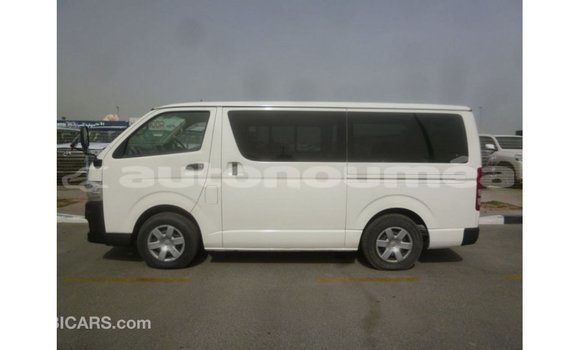 Acheter Import Voiture Toyota Hiace Blanc à Import - Dubai, Iles Acheter Import Voiture Toyota Hiace Blanc à Import - Dubai, Iles