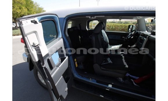 Acheter Import Voiture Toyota FJ Cruiser Bleu à Import - Dubai, Iles Acheter Import Voiture Toyota FJ Cruiser Bleu à Import - Dubai, Iles