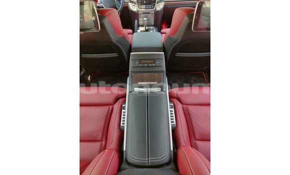 Acheter Import Voiture Toyota Land Cruiser Noir à Import - Dubai, Iles Acheter Import Voiture Toyota Land Cruiser Noir à Import - Dubai, Iles