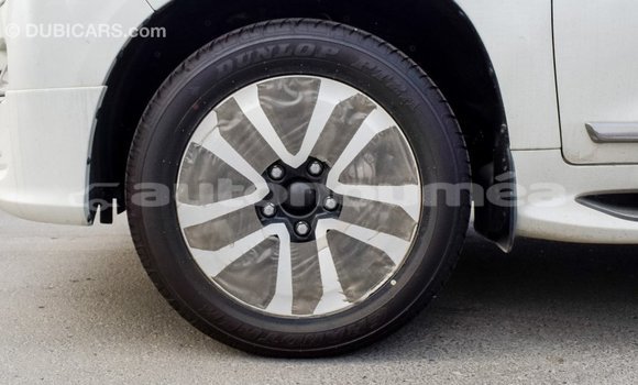 Acheter Import Voiture Toyota Land Cruiser Noir à Import - Dubai, Iles Acheter Import Voiture Toyota Land Cruiser Noir à Import - Dubai, Iles