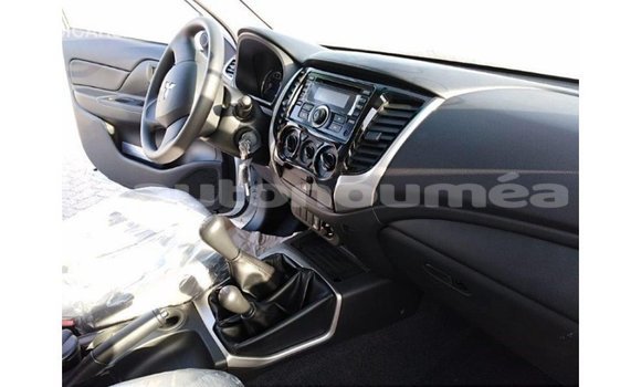 Acheter Import Voiture Mitsubishi L200 Blanc à Import - Dubai, Iles Acheter Import Voiture Mitsubishi L200 Blanc à Import - Dubai, Iles
