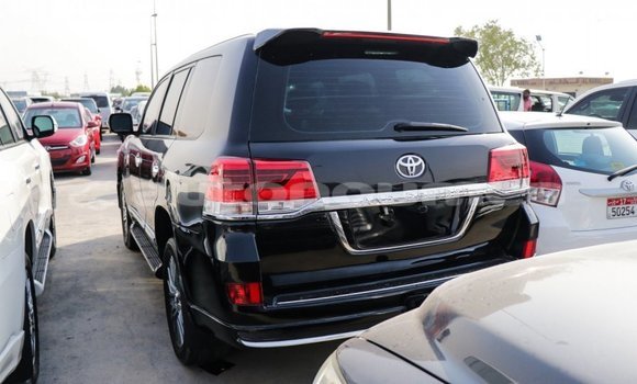 Acheter Import Voiture Toyota Land Cruiser Noir à Import - Dubai, Iles Acheter Import Voiture Toyota Land Cruiser Noir à Import - Dubai, Iles