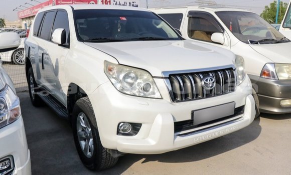 Acheter Import Voiture Toyota Prado Blanc à Import - Dubai, Iles Acheter Import Voiture Toyota Prado Blanc à Import - Dubai, Iles