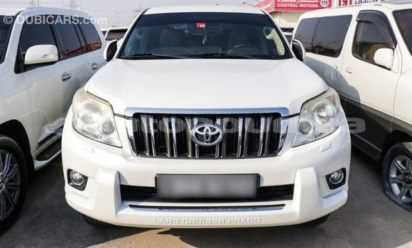 Acheter Import Voiture Toyota Prado Blanc à Import - Dubai, Iles Acheter Import Voiture Toyota Prado Blanc à Import - Dubai, Iles